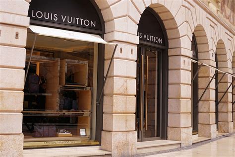 Louis Vuitton portafogli: i più apprezzati e come riconoscere i falsi